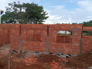 Foto de Joel Pereira Silva Construtor em Ninho Verde I Eco Residence, SP por Solutudo