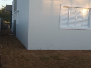 Foto de Joel Pereira Silva Construtor em Ninho Verde I Eco Residence, SP por Solutudo