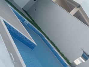 Foto de Joel Pereira Silva Construtor em Ninho Verde I Eco Residence, SP por Solutudo