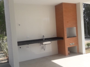 Foto de Joel Pereira Silva Construtor em Ninho Verde I Eco Residence, SP por Solutudo