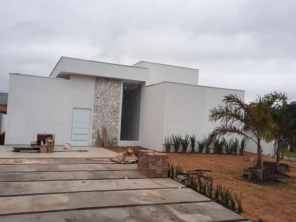 Foto de Joel Pereira Silva Construtor em Ninho Verde I Eco Residence, SP por Solutudo