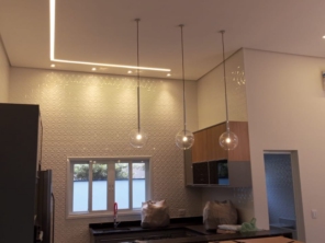 Foto de Joel Pereira Silva Construtor em Ninho Verde I Eco Residence, SP por Solutudo