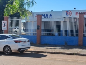 Foto de Taxi Marinho em São Miguel do Araguaia, GO por Solutudo