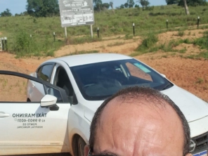 Foto de Taxi Marinho em São Miguel do Araguaia, GO por Solutudo