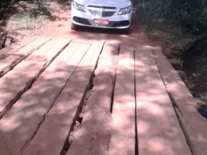 Foto de Taxi Marinho em São Miguel do Araguaia, GO por Solutudo