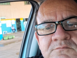 Foto de Taxi Marinho em São Miguel do Araguaia, GO por Solutudo