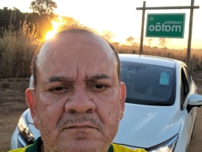 Foto de Taxi Marinho em São Miguel do Araguaia, GO por Solutudo