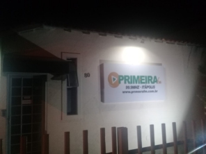 Foto de Primeira FM - 99,9 em Itápolis, SP por Solutudo