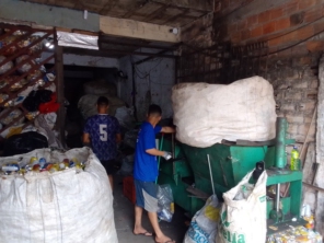 Foto de Sucata do Coyote (Reciclagem) em Belém, PA por Solutudo