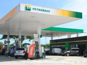 Foto de Posto Petrobras em Santa Cruz do Rio Pardo, SP por Solutudo