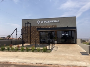 Foto de CF Pederneiras em Pederneiras, SP por Solutudo