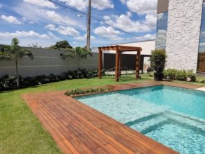 Foto de Jardins Oliveira e Centenário Paisagismo em Pederneiras, SP por Solutudo
