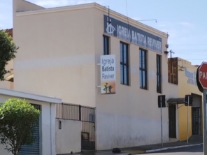Foto de Igreja Batista Reviver em Itápolis, SP por Solutudo