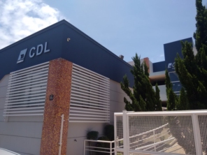Foto de CDL Pederneiras em Pederneiras, SP por Solutudo