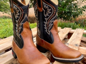 Foto de Botas Peão Di Locali em Santa Cruz do Rio Pardo, SP por Solutudo