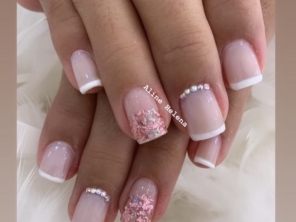 Foto de Espaço Aline Helena Nails Designer em Jaboticabal, SP por Solutudo