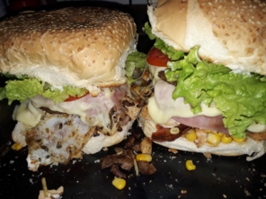 Foto de Kah Lanches em Santa Cruz do Rio Pardo, SP por Solutudo