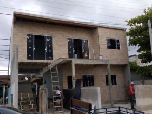 Foto de Vidraçaria e Esquadria - Itaqui Vidros em Matinhos, PR por Solutudo