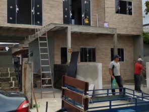 Foto de Vidraçaria e Esquadria - Itaqui Vidros em Matinhos, PR por Solutudo