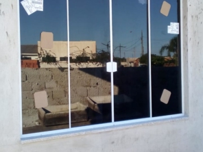Foto de Vidraçaria e Esquadria - Itaqui Vidros em Matinhos, PR por Solutudo