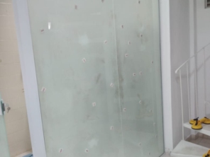 Foto de Vidraçaria e Esquadria - Itaqui Vidros em Matinhos, PR por Solutudo