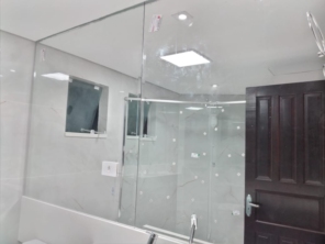 Foto de Vidraçaria e Esquadria - Itaqui Vidros em Matinhos, PR por Solutudo