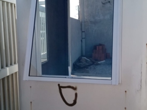 Foto de Vidraçaria e Esquadria - Itaqui Vidros em Matinhos, PR por Solutudo