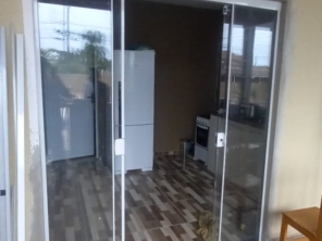 Foto de Vidraçaria e Esquadria - Itaqui Vidros em Matinhos, PR por Solutudo