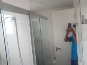 Foto de Vidraçaria e Esquadria - Itaqui Vidros em Matinhos, PR por Solutudo