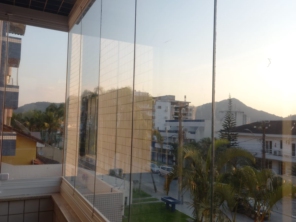 Foto de Vidraçaria e Esquadria - Itaqui Vidros em Matinhos, PR por Solutudo