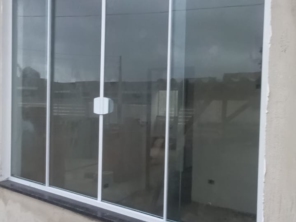 Foto de Vidraçaria e Esquadria - Itaqui Vidros em Matinhos, PR por Solutudo