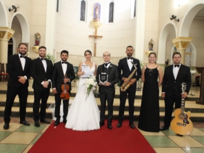 Foto de Escritório Musical La Cerimoniè em Pederneiras, SP por Solutudo
