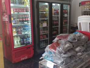Foto de Padaria e mercearia tropical em Pederneiras, SP por Solutudo