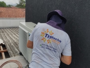 Foto de TH Rocha Energia Solar e Climatização em Itapoá, SC por Solutudo