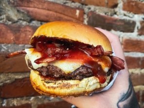 Foto de Chapa Burger em Santa Cruz do Rio Pardo, SP por Solutudo