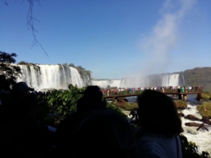 Foto de Vans e Microônibus em Araxá, MG por Solutudo