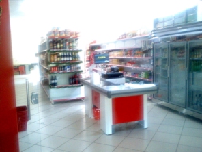 Foto de Mercado Galpão (Supermercado Silva e Francischini) em Pederneiras, SP por Solutudo