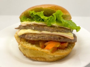 Foto de Titus lanches delivery em Pederneiras, SP por Solutudo