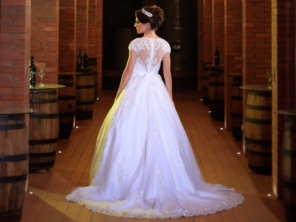 Foto de Le Blanc Dresses - Locação de Trajes em Brusque, SC por Solutudo