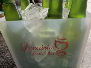 Foto de luxúria Scoth Bar em Itabira, MG por Solutudo