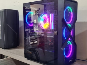 Foto de Genius Lan House em Campo Grande, MS por Solutudo