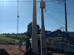 Foto de Milcsol Soluções Elétricas em Ninho Verde II Eco Residence, SP por Solutudo
