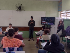 Foto de E.E. PROFª MARIA DE CAMPOS PIRES MACIEL em Pederneiras, SP por Solutudo