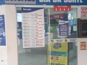 Foto de Lotérica Centro Cia da Sorte em Itapema, SC por Solutudo