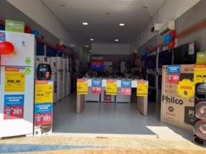 Foto de Casas Bahia em Pederneiras, SP por Solutudo