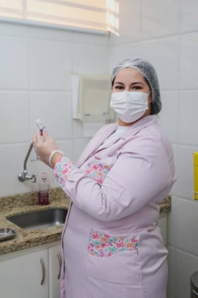 Dra. Elaine Gagete Miranda da Silva CRM 50.628 / RQE 57521