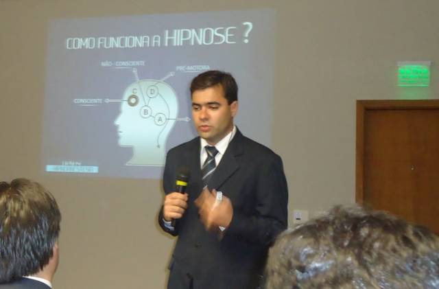 Tiago Araujo - Psicólogo e Hipnoterapeuta