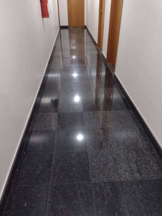 Piso Brilhante & Serviços