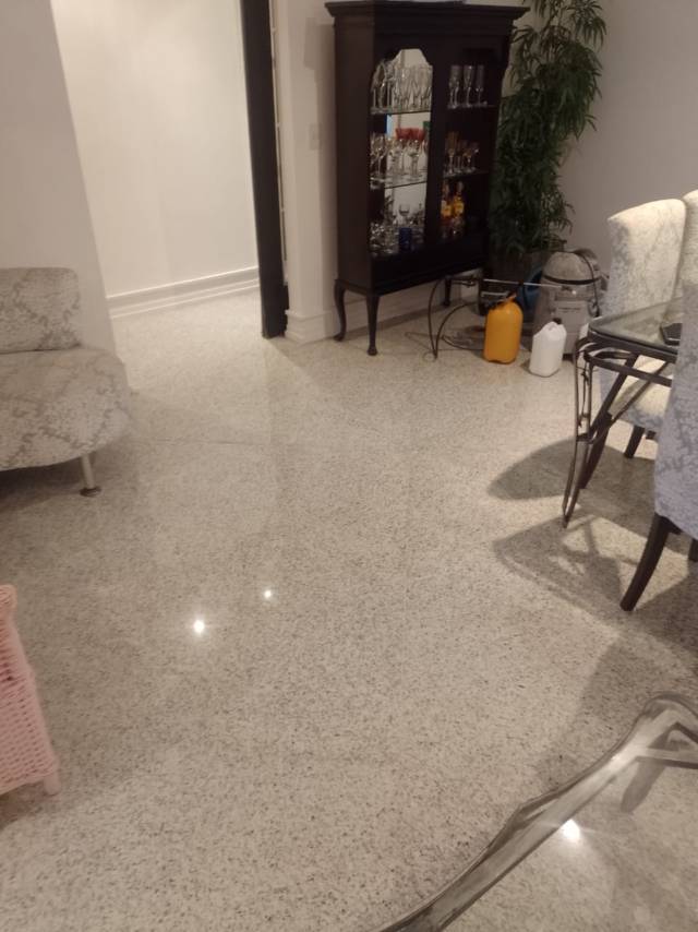 Piso Brilhante & Serviços