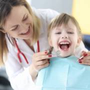 Odontopediatria em Sarandi PR: Como a Odontologia Cardoso Cuida dos Pequenos Sorrisos